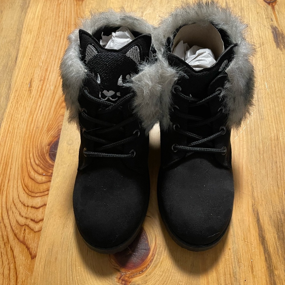 Girls Size 2 Cat Boots
